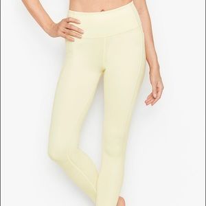 Victoria’s Secret Essential Pocket Legging